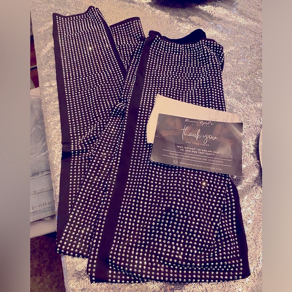Absolutely gorgeous new with tags, rhinestone stud, sparkly leggings, large